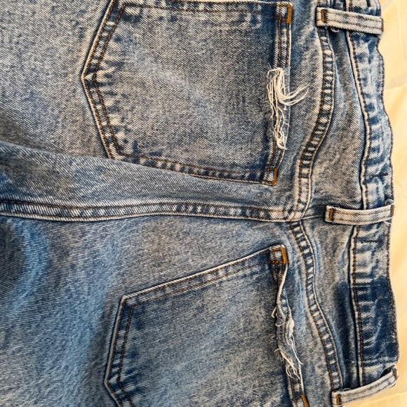 Women’s Abercrombie and Fitch Jeans - Picture 4 of 4